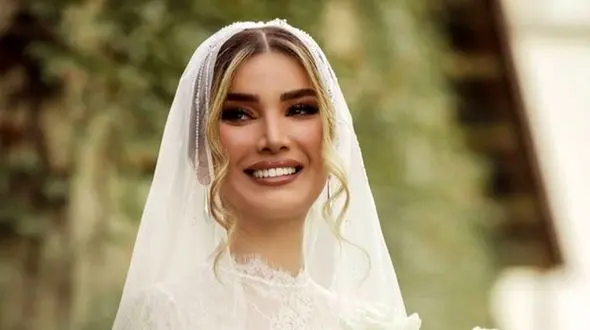 عروس زیبای سینمای ایران نقاش از آب در آمد / استعداد بی نظیر متین ستوده در نقاشی / الحق که هنرمنده!