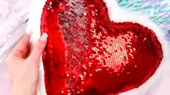 کوسن قلب مناسب برای زوج های جوان + فیلم