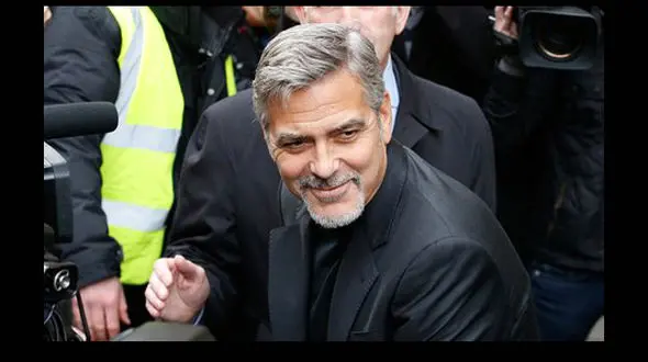 جذاب ترین مرد جهان کودکان آواره سوری را به مدرسه می‌فرستد