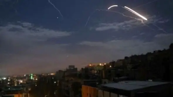 تجاوز نظامی به یکی از مراکز وزارت دفاع در اصفهان/ حمله به پالایشگاه تکذیب شد