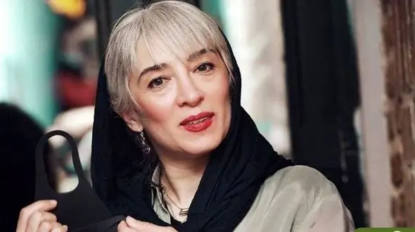 عکس /خانه متفاوت پانته‌آ پناهی‌ها بازیگر تاسیان؛ مبلمان لاجوردی و کنده‌کاری‌های چشم‌نواز