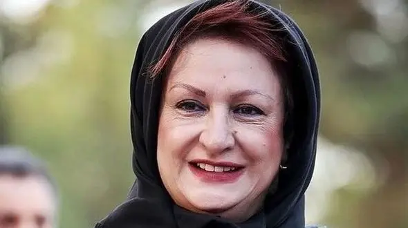 عکس/ دورهمی گرفتن مریم امیرجلالی برای دوستانش در یک کافه چوبی خیلی گوگولی و دنج/ صفاسیتی به سبک خانوم آقا ماشاءالله