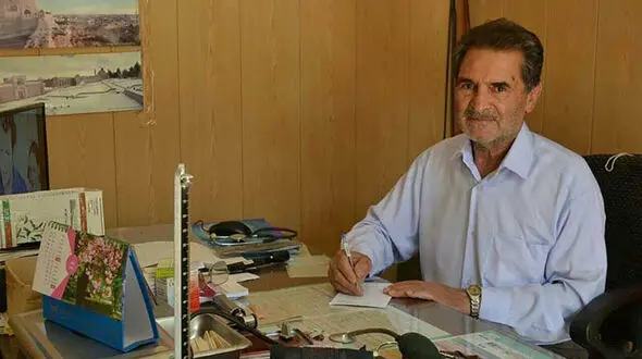 پزشک سرشناس میبدی بر اثر ابتلا به کرونا درگذشت + عکس