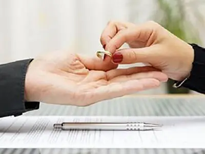 فیلم / طلاق خانم مجری در پخش زنده تلویزیون پس از مشاجره با شوهر + جزئیات تماس تلفنی 
