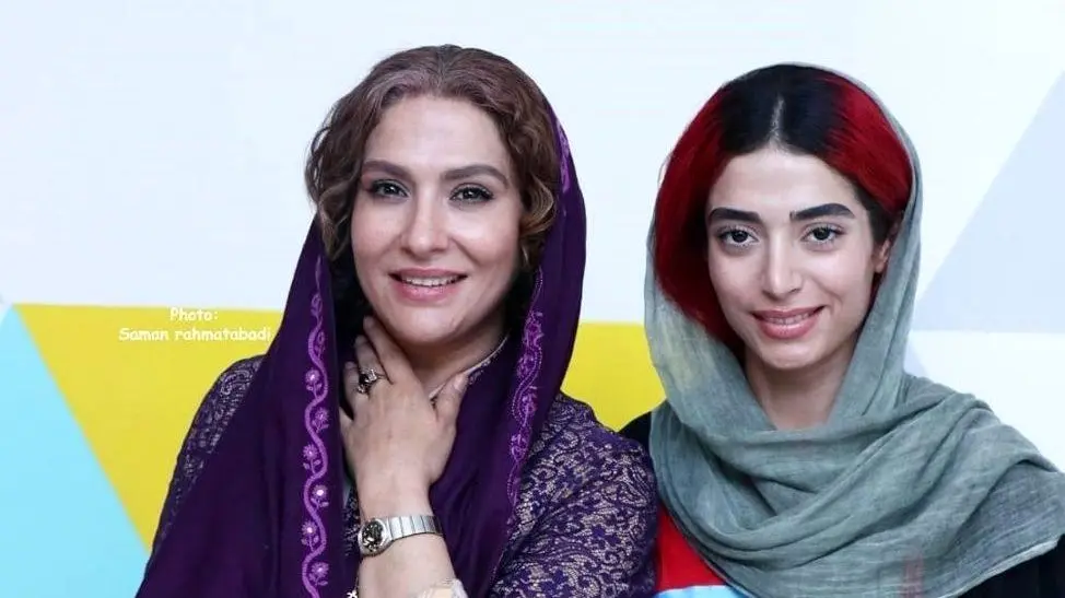 ساغر عزیزیبازیگر نقش فرح دیبا: من فرزند ناخواسته مادرم بودم دست و پای مادرمو میبوسم 9 ماه منو تو شکمش نگه داشت.../ اجازه ندادم دخترم پریا به سرنوشت من و خواهرم دچار بشه...