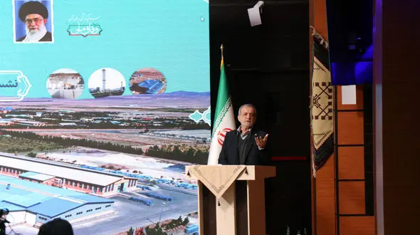 تکمیل خطوط ریلی و توسعه زیرساخت‌ها، اولویت اصلی دولت/ رئیس جمهور: قطار ارزان‌ترین، سالم‌ترین و ایمن‌ترین ابزار حمل‌ونقل است