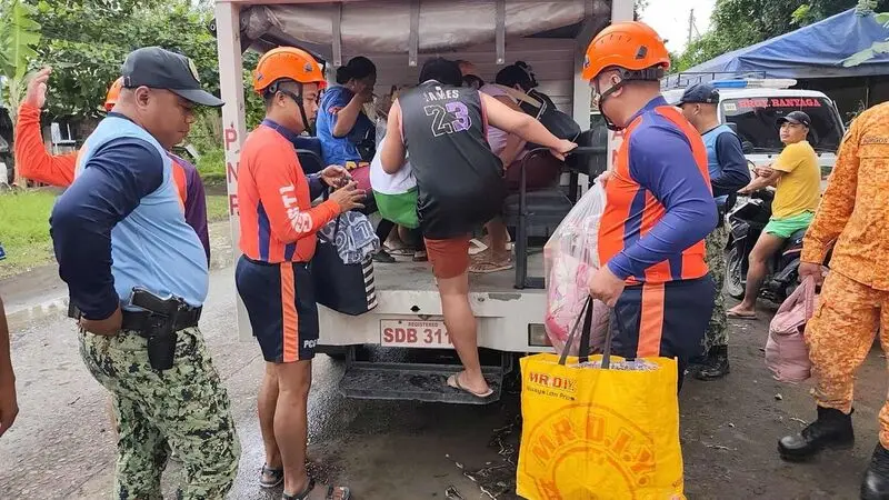 More than 1.4 million evacuated 3