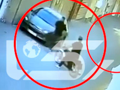 فیلم لحظه گردنبندقاپی از یک زن پشت فرمان ماشین در اصفهان