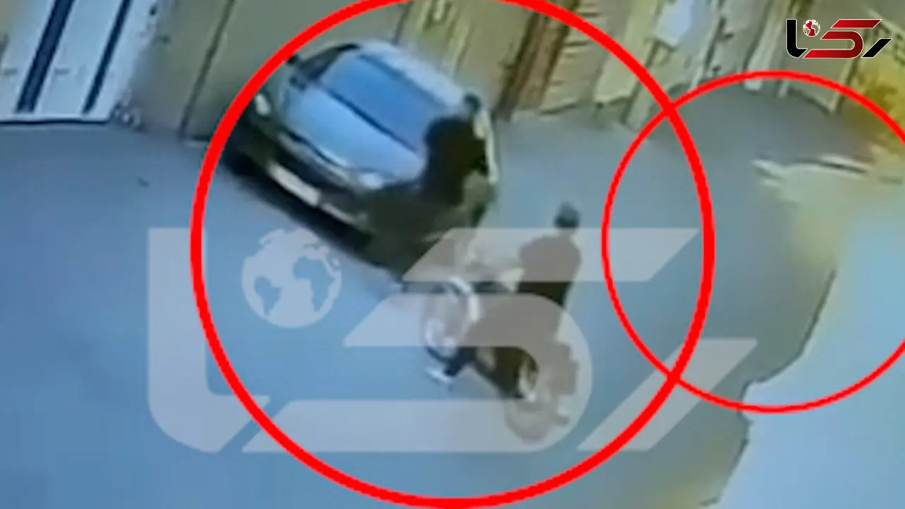 فیلم لحظه گردنبندقاپی از یک زن پشت فرمان ماشین در اصفهان