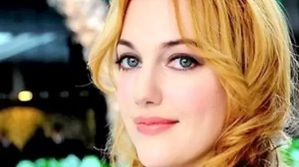 نگاه روز | زیبایی خیره کننده بازیگر سریال خرم سلطان با رنگ موی سال