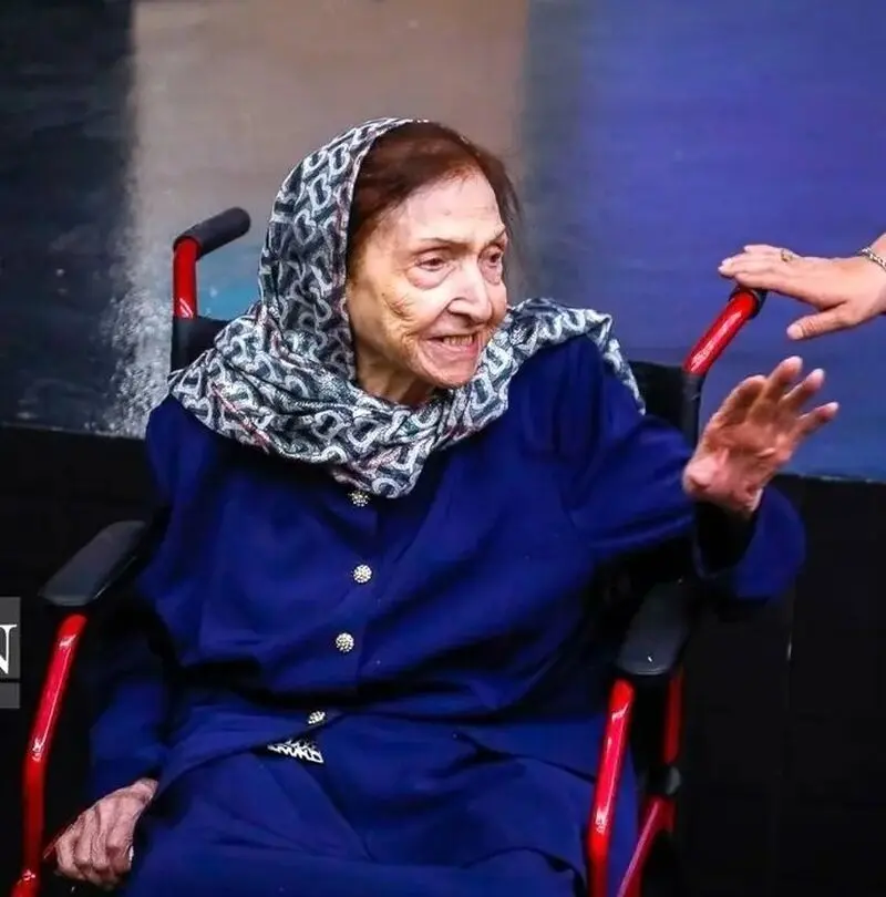 چهرۀ «توران مهرزاد» بازیگر سینمای قبل از انقلاب در 93 سالگی