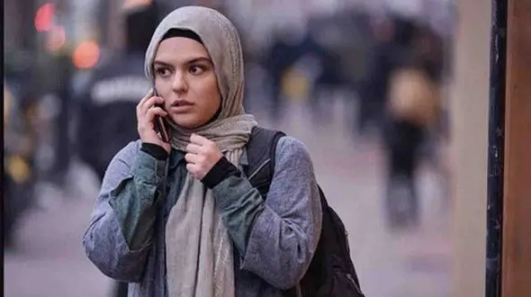  تلویزیون چشمش را روی اقدام غیر اخلاقی بسته است