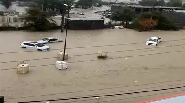 سپاه مناطق سیل‌زده میناب را تخلیه کرد + فیلم