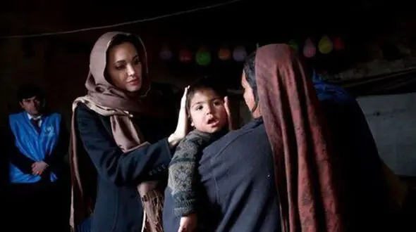 آنجلینا جولی: از نحوه خروج آمریکا از افغانستان شرمسارم