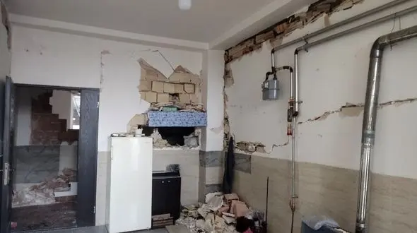 زلزله خوی به دو بیمارستان و 25 مرکز بهداشتی آسیب جدی وارد کرد