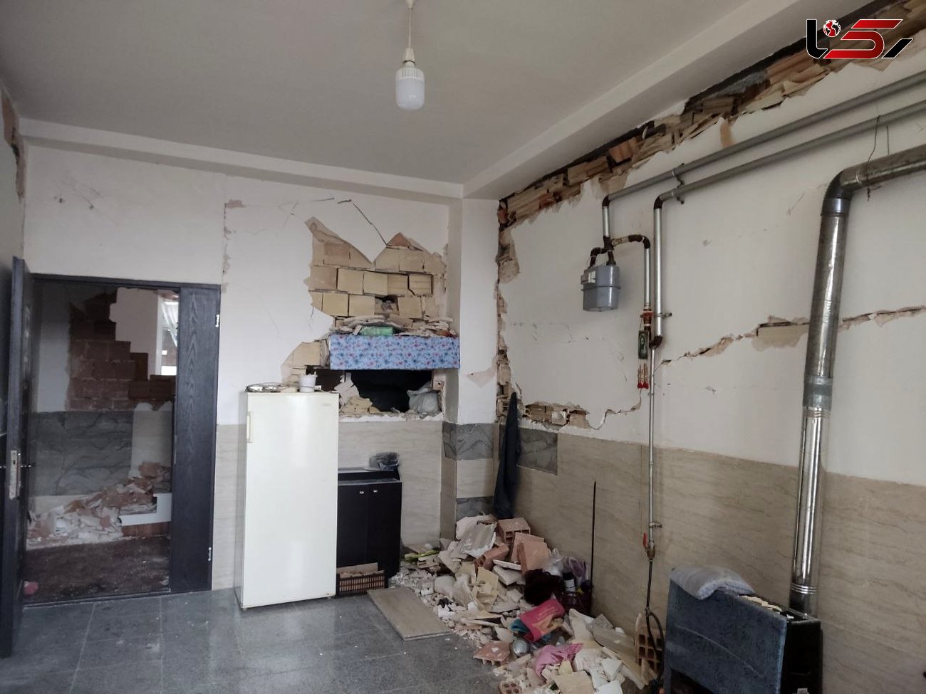 زلزله خوی به دو بیمارستان و 25 مرکز بهداشتی آسیب جدی وارد کرد