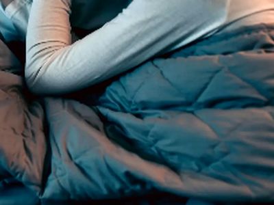 کاهش استرس با پتوهای سنگین: آیا شواهد علمی این را تایید می‌ کنند؟