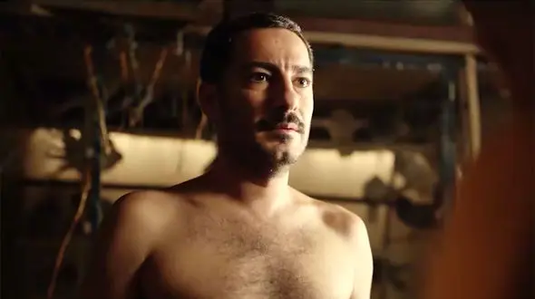 فیلم لحظه خفت گیری از نوید محمد زاده! / این بازیگر لخت هم شد! / ببینید 