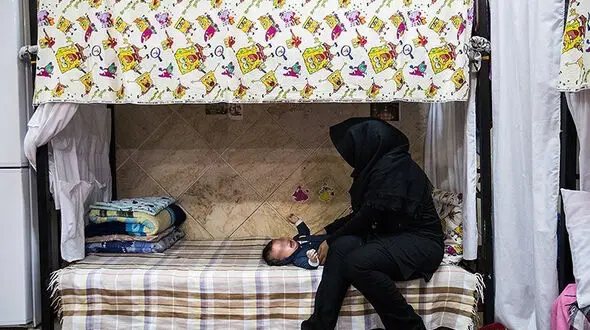 محکومیت زن جوان در پرونده آزار کودک؛ پرداخت ۷۰۰ میلیون تومان دیه و حبس + گفتگو در زندان