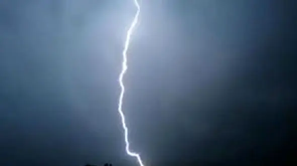 هشدار از خطر مرگ های رعد و برق / در این استان ها مراقب باشید