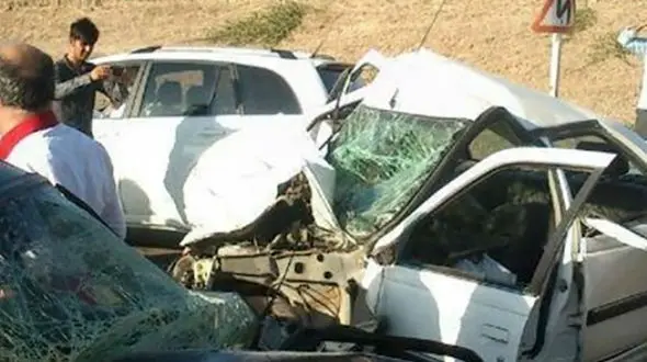 برخورد  زنجیره ای 4 خودرو حادثه آفرین شد / 12 مصدوم در استان فارس
