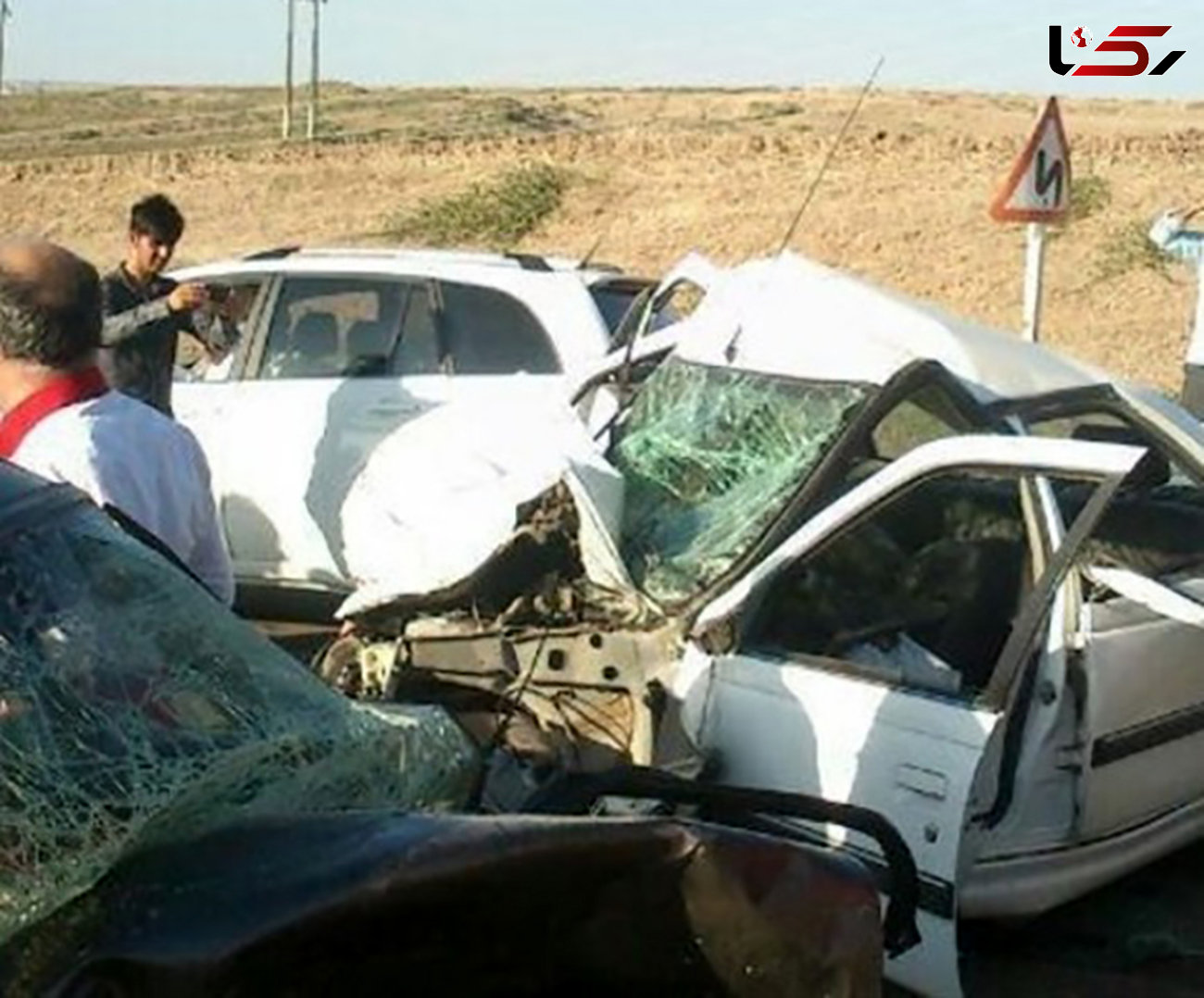برخورد  زنجیره ای 4 خودرو حادثه آفرین شد / 12 مصدوم در استان فارس