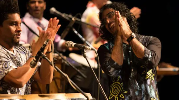 فیلم حمله عوامل خودسر به یک کنسرت در تهران  / واکنش محسن شریفیان چه بود ؟!