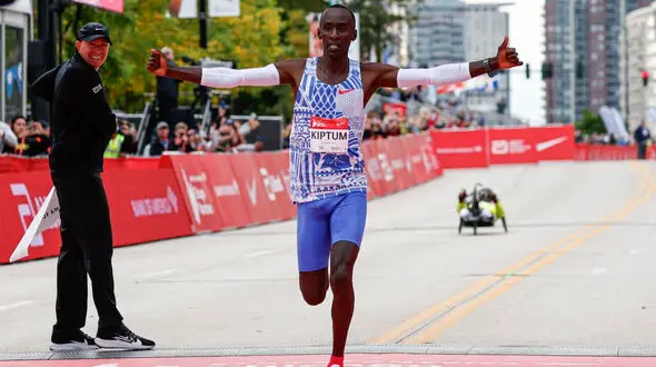 رکورد ماراتن جهان توسط دونده کنیایی شکست/ می‌دانستم رکورددار جهان می شوم