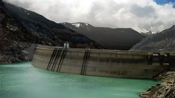 35 سد بدون توجه به مسائل اقلیمی و تبعات در بودجه 1402 ردیف بودجه دارند/ بیشتر در لرستان و کردستان /دو سوم آب پشت سدها تبخیر می شود