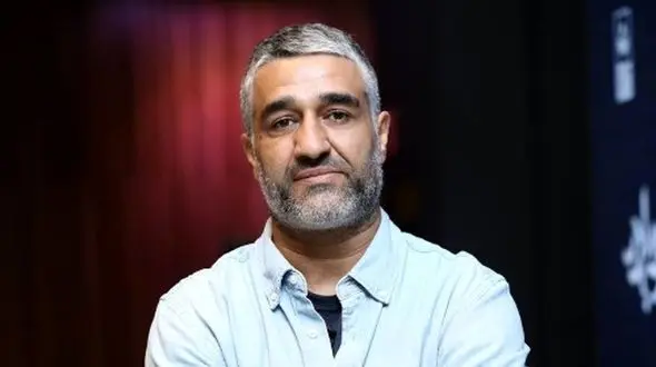 فیلم / خاطره پژمان جمشیدی از تنبیه مرحوم علی انصاریان / موهاش رو موشی بسته بود و ... / روحش شاد