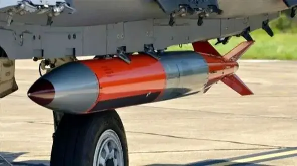 بمب‌های هسته‌ای آمریکا بعد از 17 سال دوباره در بریتانیا + تصاویر