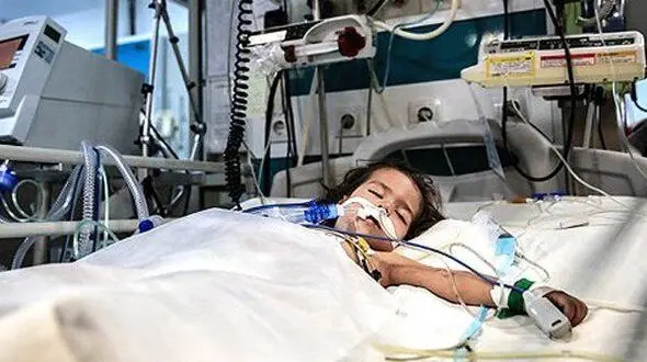 جدال دختر 5 ساله با مرگ پس از شکنجه شیطانی در ساوه / او را دعا کنید + عکس 