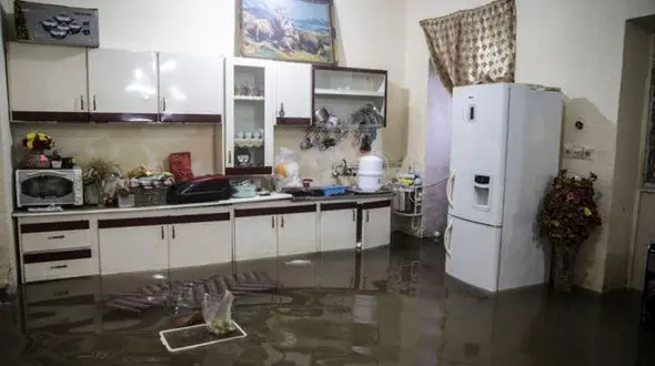 ساری : اهواز یک متر زیر آب / شهردار فاقد صلاحیت است