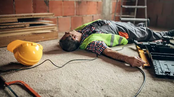 برق کارگر جوان را در اهر خشک کرد + جزییات