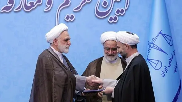 حجت‌الاسلام والمسلمین خلیلی تمام مراحل و مراتب قضایی را طی کرده است/ مسئولان قضایی با متخصصین و اهالی فن در موضوعات مختلف مشورت کنند
