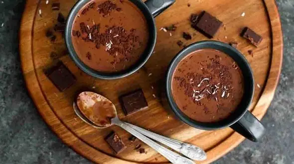 پوست براق و شاد با نوشیدنی فوری کاکائو 