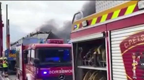 فیلم آتش سوزی هولناک در پارک صنعتی در اسپانیا