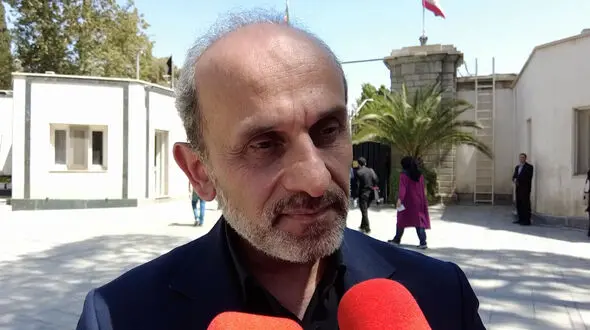 فیلم پاسخ رئیس سازمان صداوسیما درباره انتقادهای تند در برنامه ثریا از عملکرد دولت پزشکیان / کنایه ای به ادعاهای کواکبیان درباره خانم شکدم روی آنتن زنده ...
