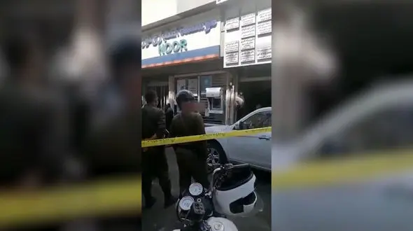 فیلم صحنه آتش زدن ساختمان پزشکان توسط بیمار عصبی در شیراز