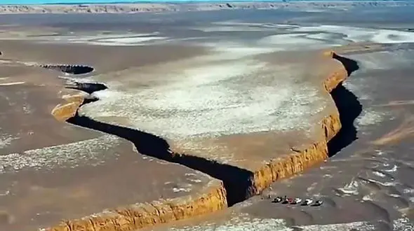 از هرمزگان بندر خمیر تا تنگه زبان مار در بیابان لوت