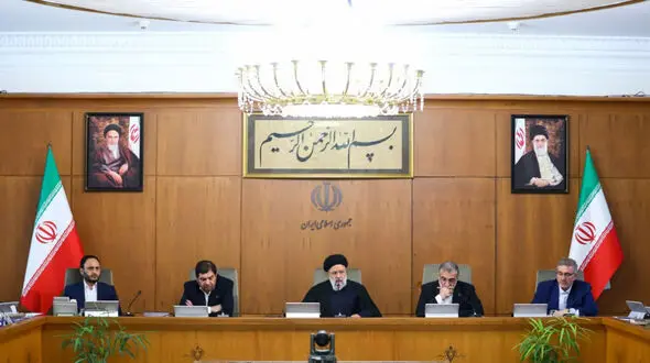 بهبود وضعیت معیشت جامعه، واگذاری تصدی‌گری‌های دولتی به مردم از ضروریات برنامه دولت در سال  جدید است