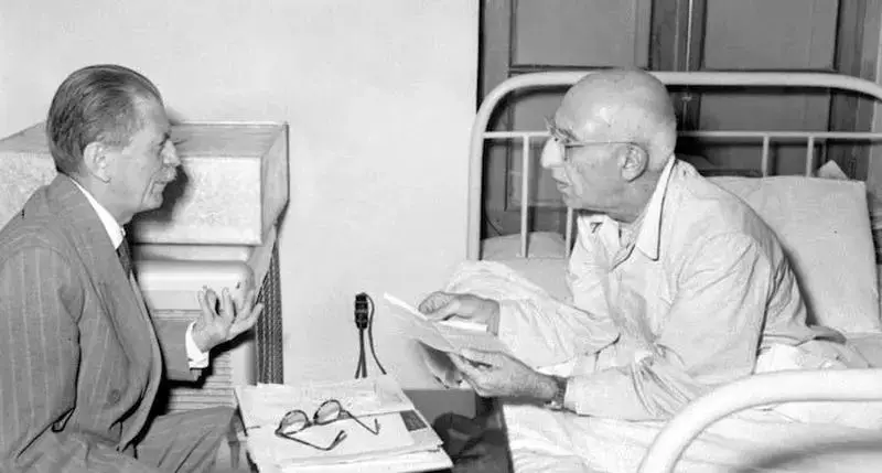 دکتر محمد مصدق و حسین علا