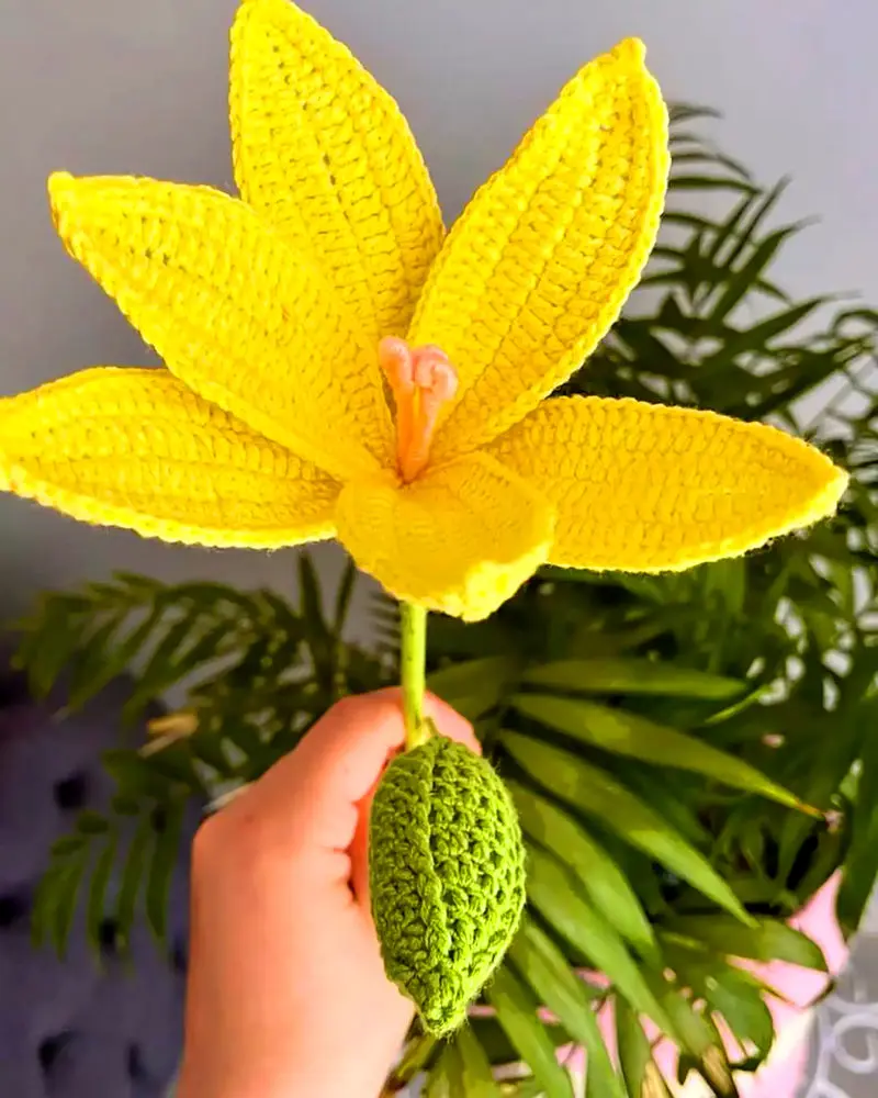 دسته گل تزئینی بافتنی