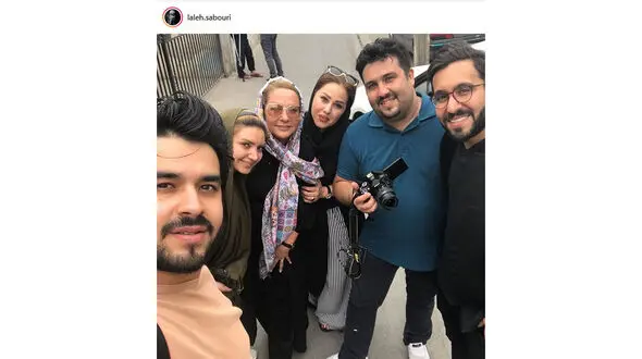 بازیگز زن در کنار دوستان خبرنگارش +عکس