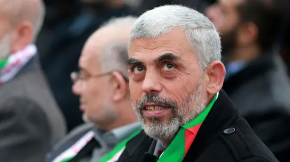 آخرین فیلم از یحیی سنوار قبل از شهادت / ریز پرنده اسرائیل مخابره کرد