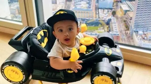 پول کثیف دنیا جهانبخت در سو استفاده از پسر مهراد جم !  + عکس