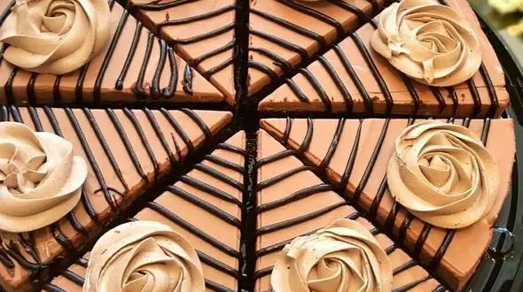 از کیک قهوه ای تا شیرینی پفکی گردویی