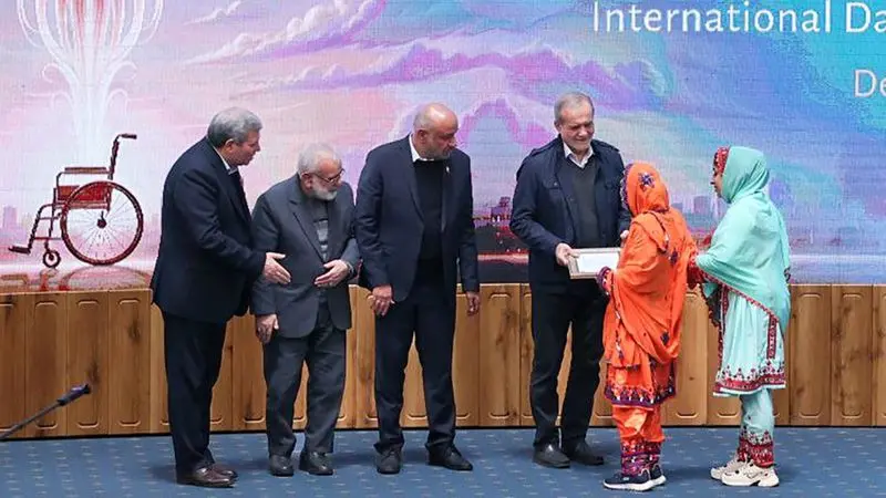 دکتر مسعود پزشکیان صبح امروز سه‌شنبه 11 آذر 1404، در آیین گرامیداشت روز جهانی افراد دارای معلولیت