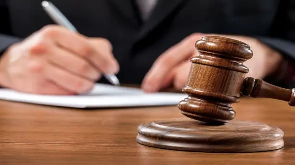 نحوه شکایت از قاضی و دادیار + مفاد قانونی