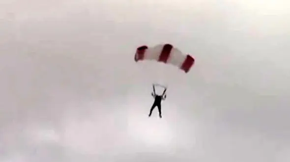 مرگ تلخ جوان چترباز در پرش ناموفق / در مرودشت رخ داد